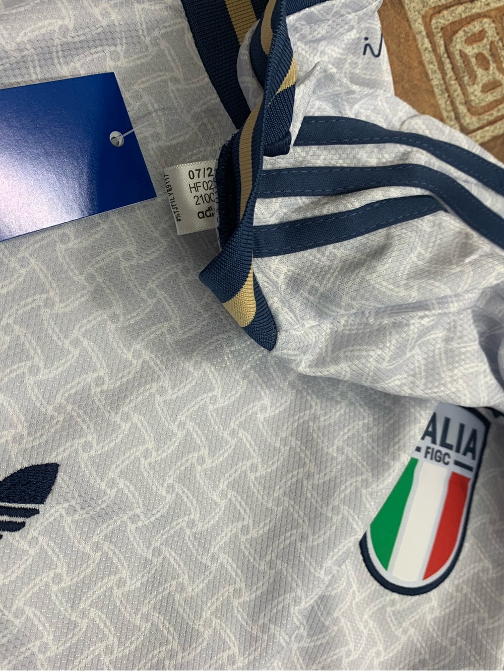 Adidas originals Italy 2026 World Cup long sleeve Jersey size M - Picture 3 of 6